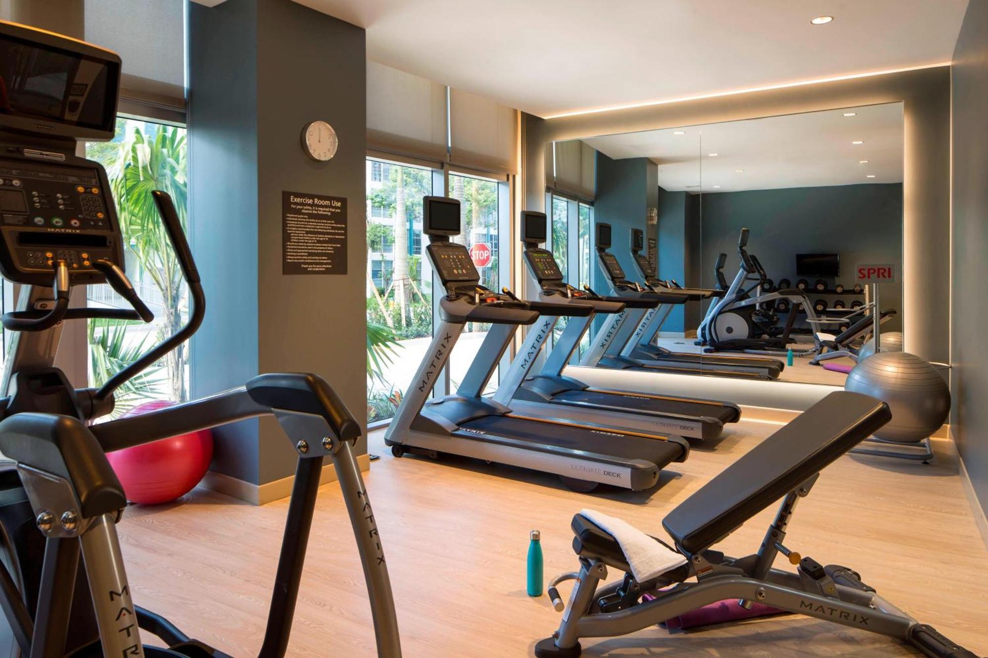 Residence Inn Miami Съни Айлс Бийч Екстериор снимка